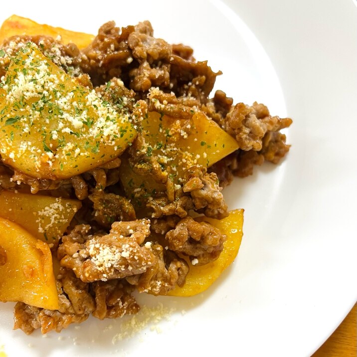 豚ひき肉と新じゃがのケチャップ炒め